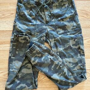 American Eagle Outfitters Camo Skinny Jeans